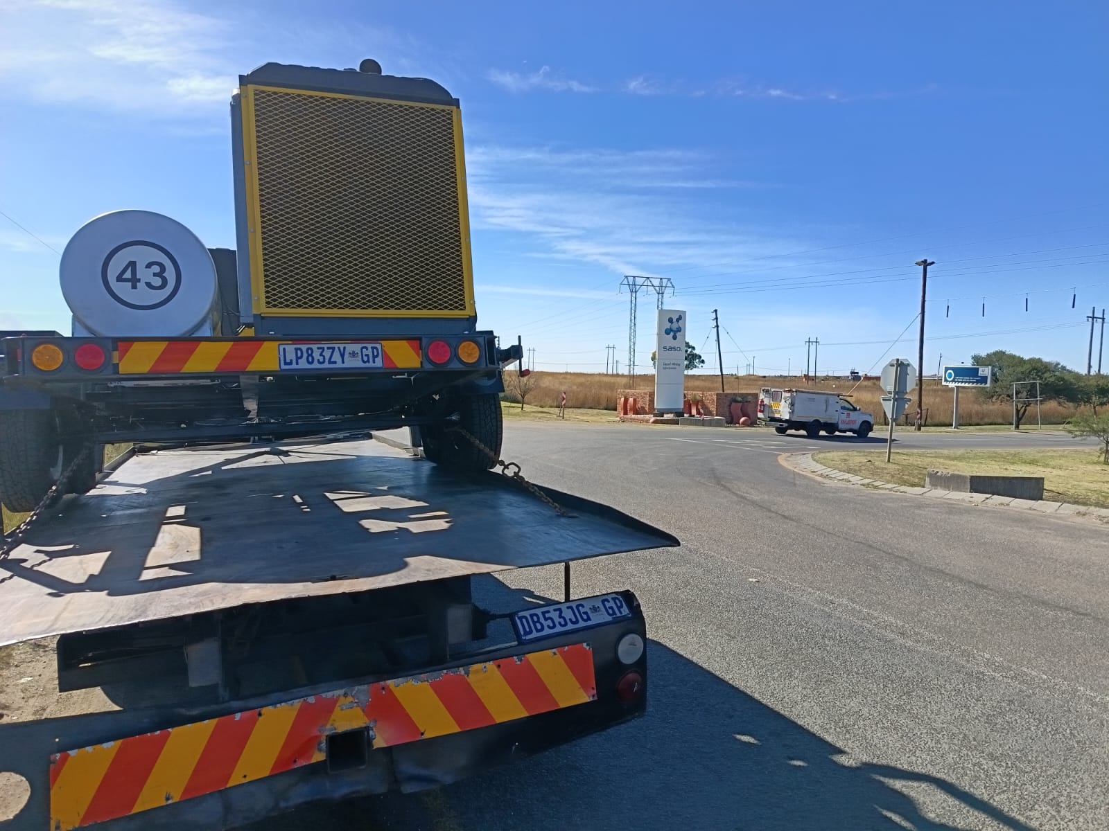 Nkuna Auto Mechanics and Towing Services recovery truck on the road in Midrand